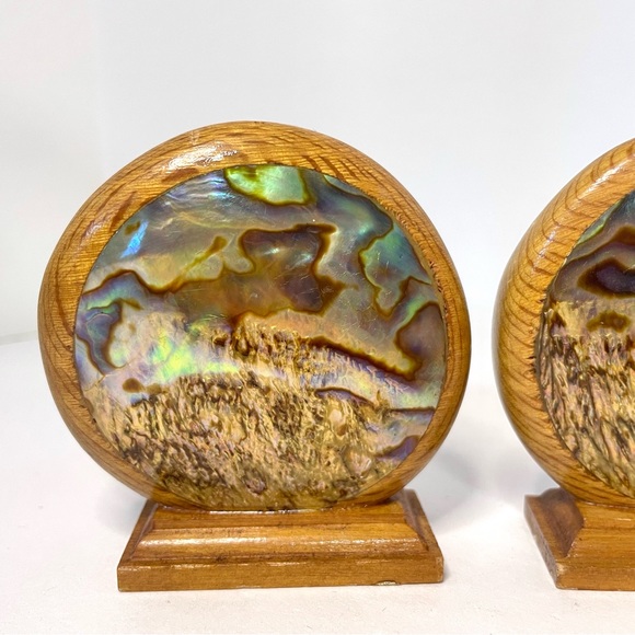 Ataahua New Zealand Genuine Paua Shell Salt and Pepper Shakers - Picture 5 of 10